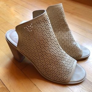 LAST CHANCE Rebels Leather Cut-out Sandals Size 9